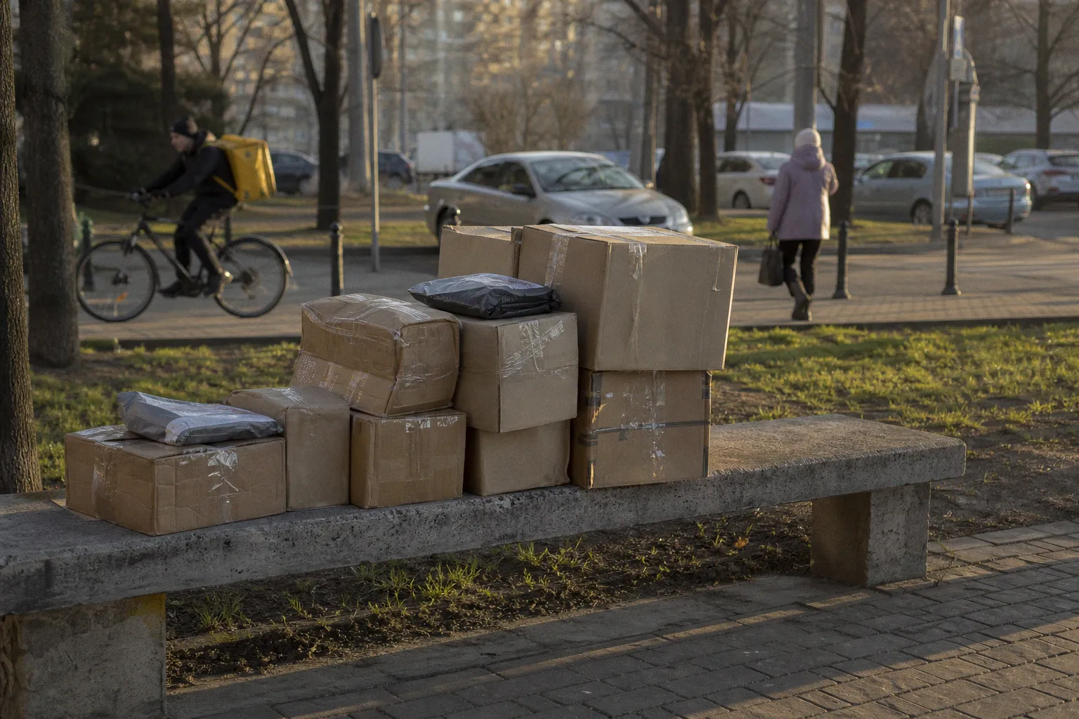 Возврат покупок с маркетплейсов: сравнение ПВЗ, курьера и почты по удобству